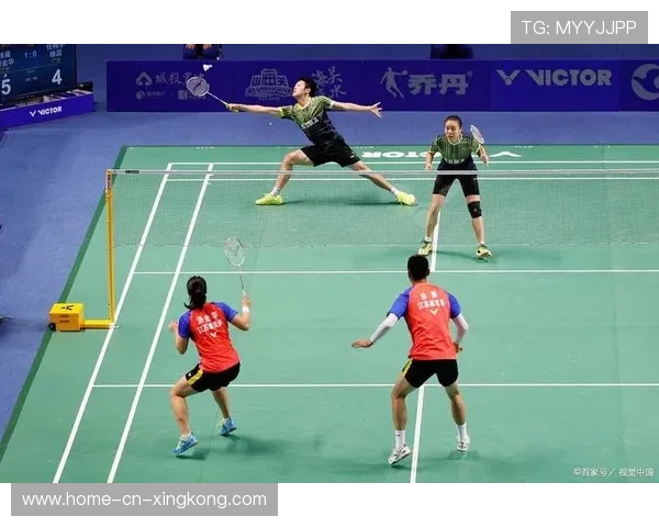 羽毛球左右调动对手太狠，打破对方防线的秘密！