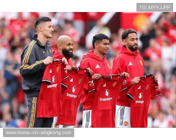 内维尔怒批曼联7400万新援！空门不进太拉胯，莱因克尔替他求情，内维尔wwe