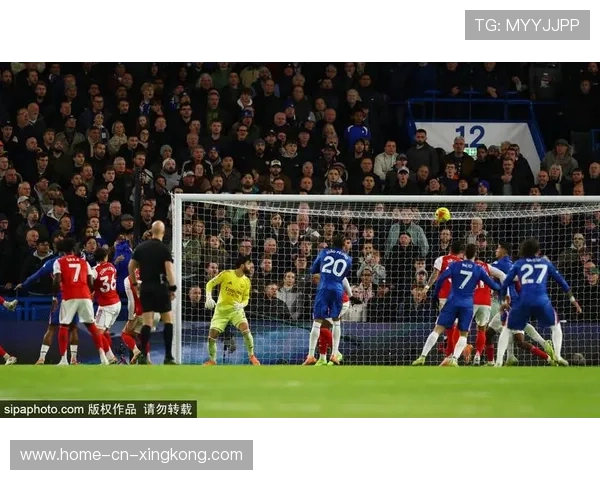 切尔西中路持球推进更果断 切尔西中路持球推进更果断