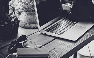 JDG新增康复医疗设备区，为赛季冲刺保障体能，京东康复器材